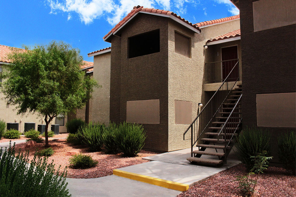 Mandalay Bay Apartments - Apartments at 6650 S Sandhill Rd Las