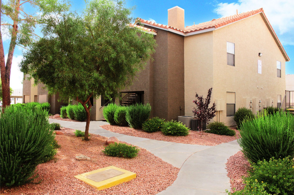Mandalay Bay Apartments exterior photo 2 – apartment community gallery
