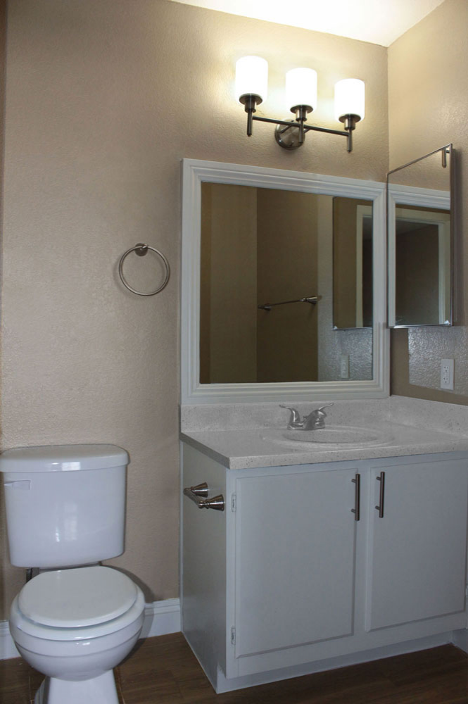 Interior photo of Mandalay Bay apartment Bathroom 1