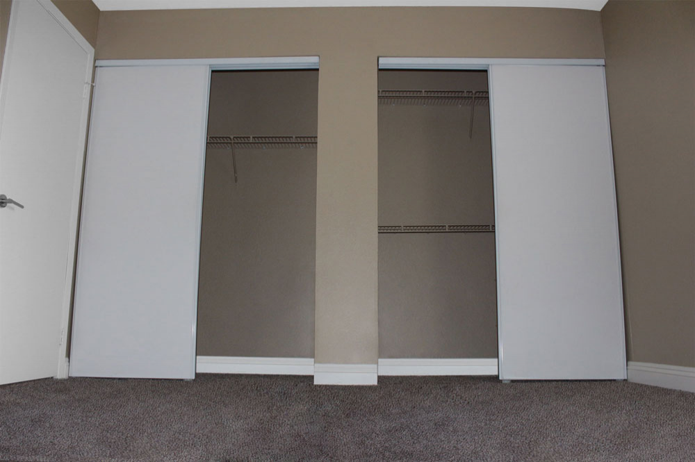 Interior photo of Mandalay Bay apartment Closet 2