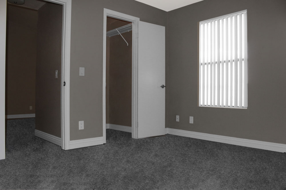 Interior photo of Mandalay Bay apartment Closet 1